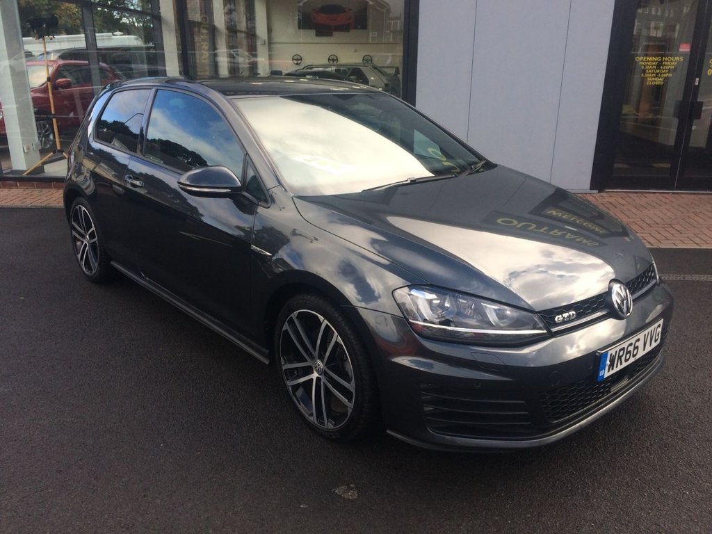 View our VOLKSWAGEN GOLF