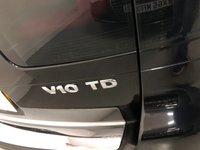 USED 2005 55 VOLKSWAGEN TOUAREG 4.9 V10 TDI  5d 308 BHP * NAV * 20 INCH ALLOY WHEELS  * 2 KEYS * MOT JULY *