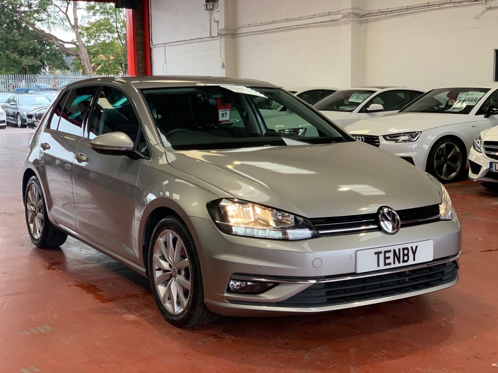 View our VOLKSWAGEN GOLF