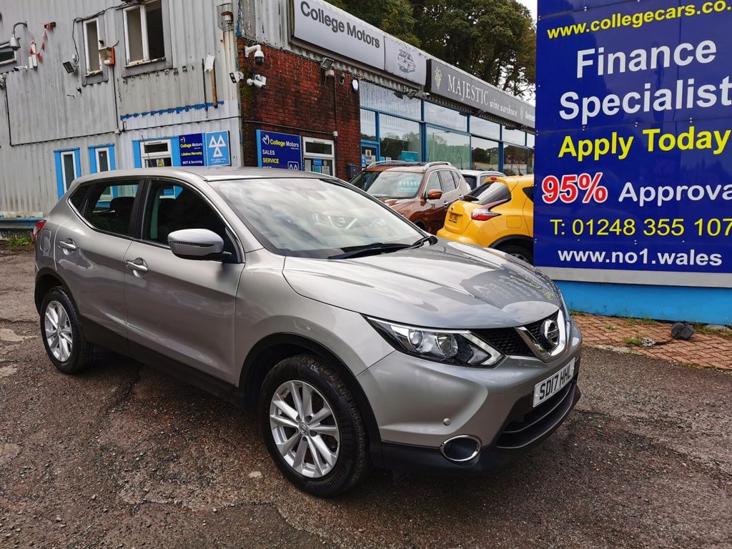 View our NISSAN QASHQAI