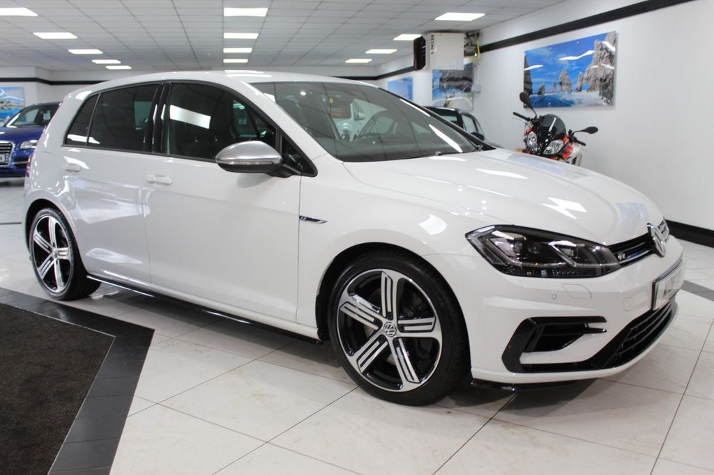 View our VOLKSWAGEN GOLF