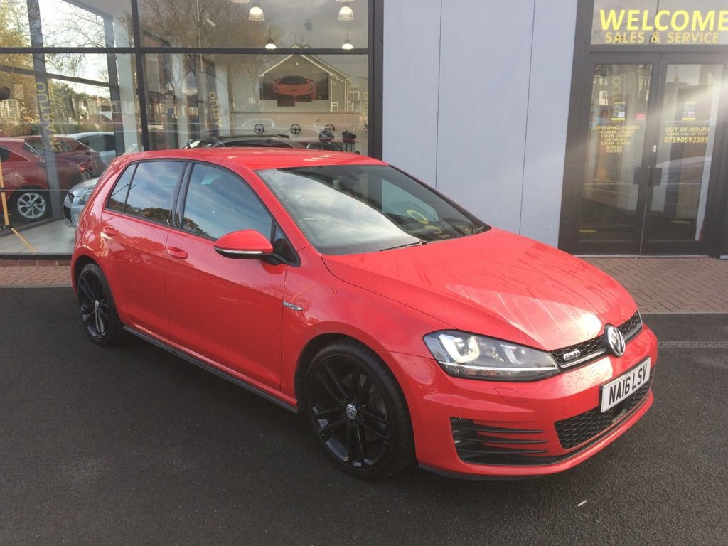 View our VOLKSWAGEN GOLF