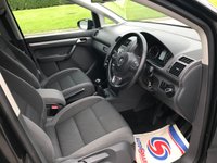 USED 2010 60 VOLKSWAGEN TOURAN 2.0 SE TDI 5d 142 BHP 11 STAMPS IN BOOK 9 STAMPS BY VW