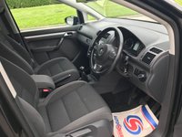 USED 2010 60 VOLKSWAGEN TOURAN 2.0 SE TDI 5d 142 BHP 11 STAMPS IN BOOK 9 STAMPS BY VW