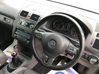 USED 2010 60 VOLKSWAGEN TOURAN 2.0 SE TDI 5d 142 BHP 11 STAMPS IN BOOK 9 STAMPS BY VW
