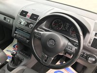 USED 2010 60 VOLKSWAGEN TOURAN 2.0 SE TDI 5d 142 BHP 11 STAMPS IN BOOK 9 STAMPS BY VW
