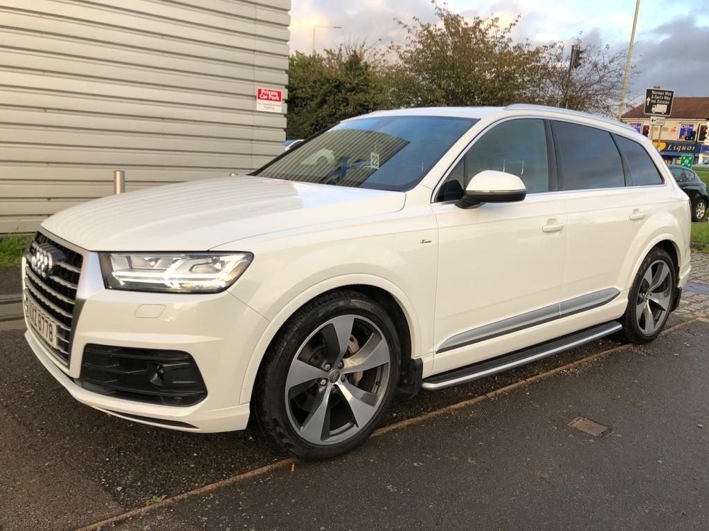 View our AUDI Q7