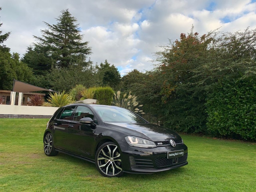 View our VOLKSWAGEN GOLF