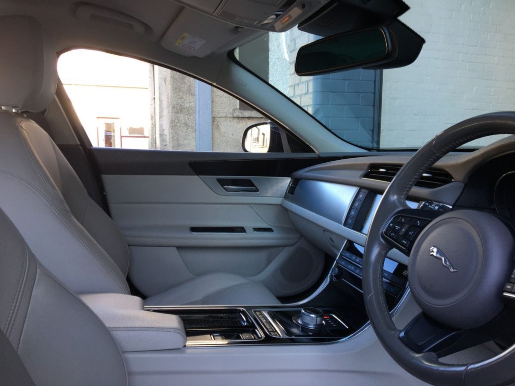 USED 2016 66 JAGUAR XF 2.0 PRESTIGE 4d 177 BHP FINANCE AVAILABLE