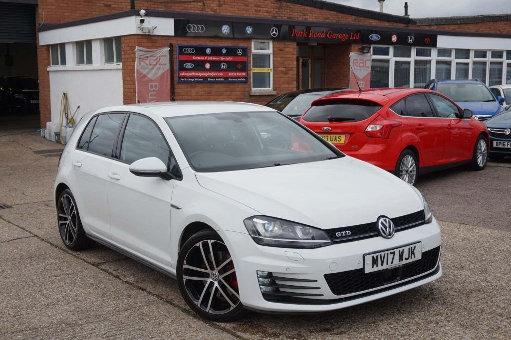 View our VOLKSWAGEN GOLF