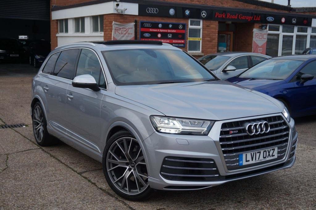 View our AUDI Q7