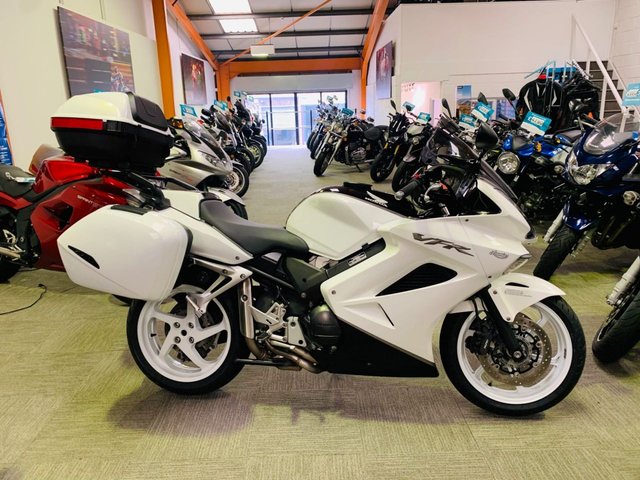 2011 11 Honda Vfr800f A-9 