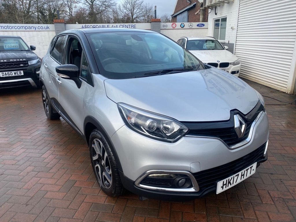 View our RENAULT CAPTUR