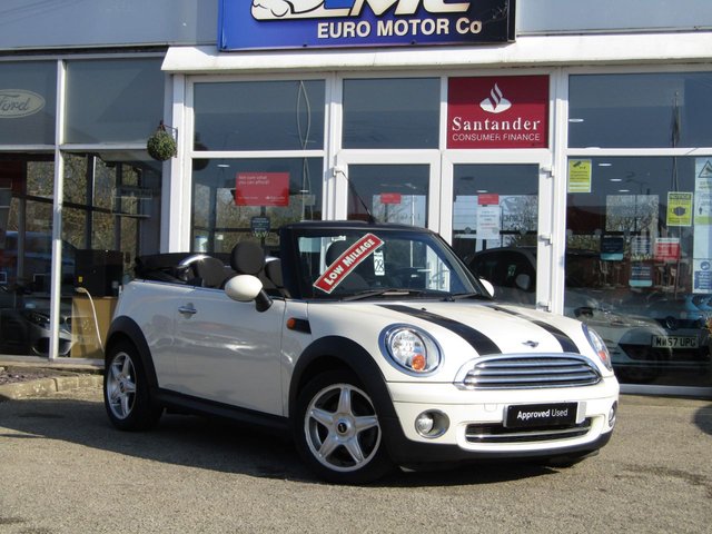 2010 10 MINI Convertible COOPER
