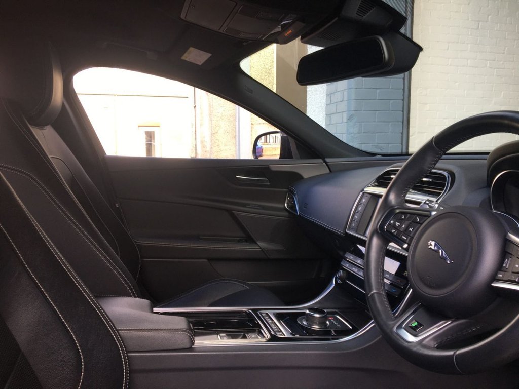 USED 2017 17 JAGUAR XE 2.0 D R-SPORT 4d 178 BHP FINANCE AVAILABLE