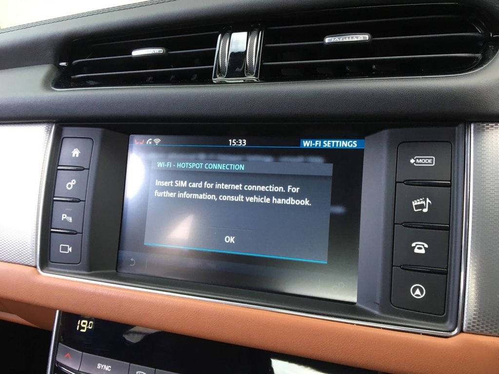USED 2016 66 JAGUAR XF 2.0 PORTFOLIO 4d 177 BHP FINANCE AVAILABLE