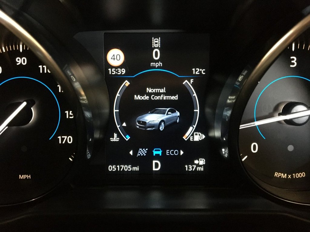 USED 2016 66 JAGUAR XF 2.0 PORTFOLIO 4d 177 BHP FINANCE AVAILABLE