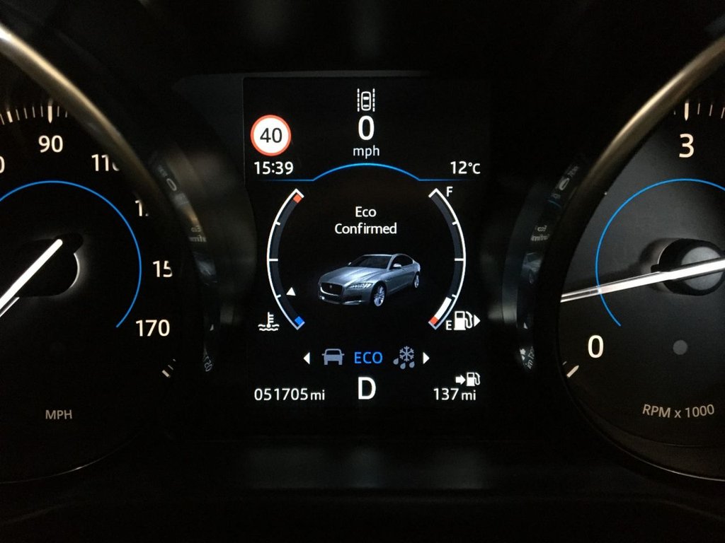 USED 2016 66 JAGUAR XF 2.0 PORTFOLIO 4d 177 BHP FINANCE AVAILABLE