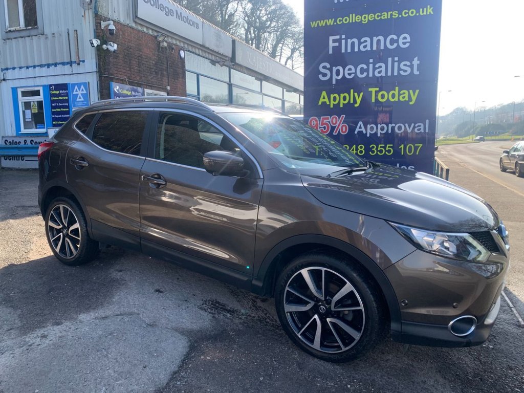 View our NISSAN QASHQAI