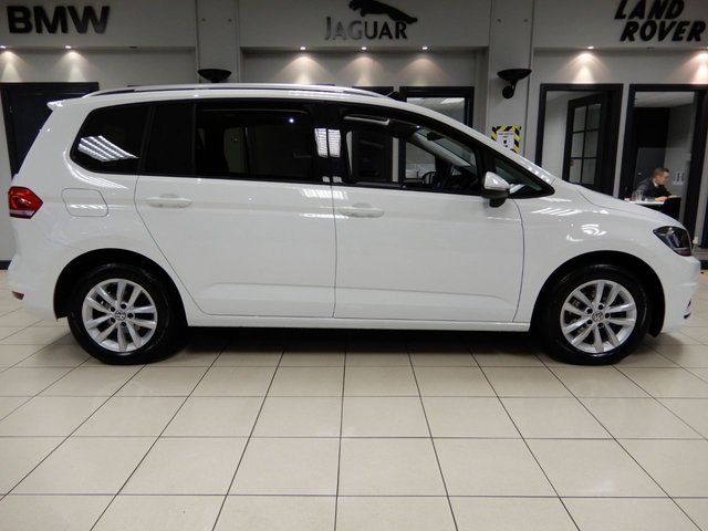 View our VOLKSWAGEN TOURAN
