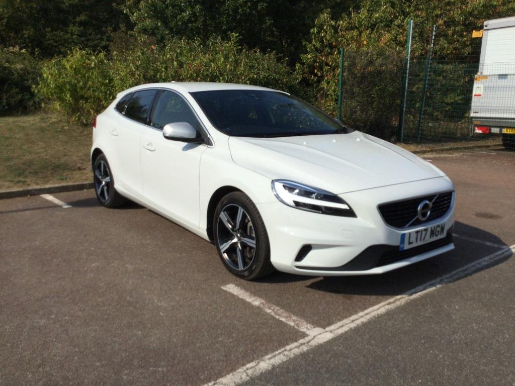 View our VOLVO V40