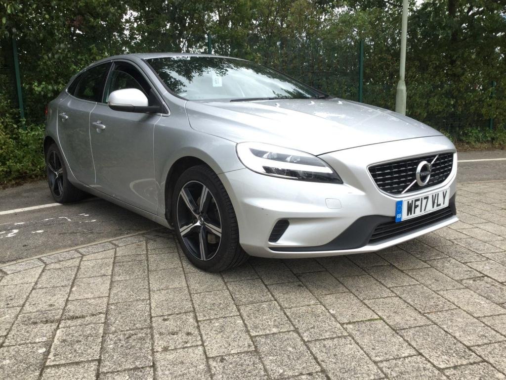 View our VOLVO V40