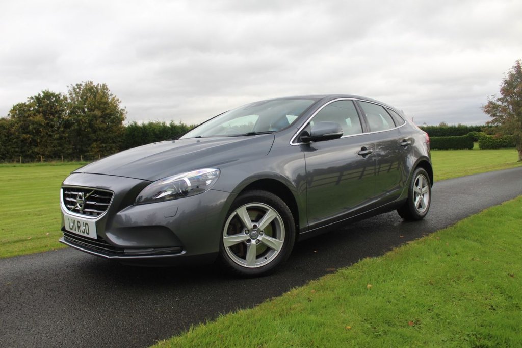 View our VOLVO V40