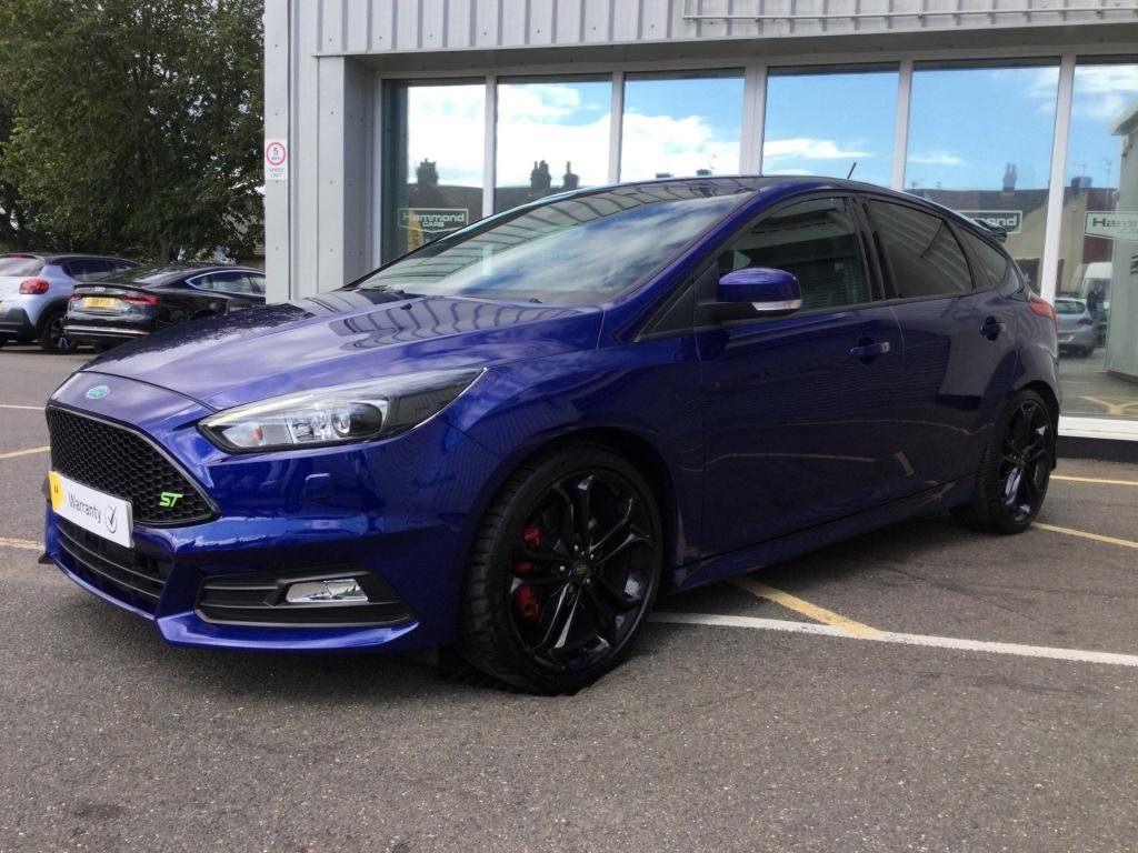 View our FORD FOCUS