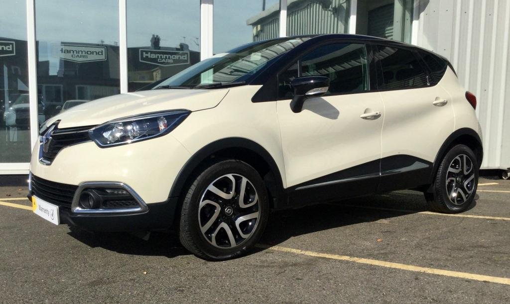 View our RENAULT CAPTUR
