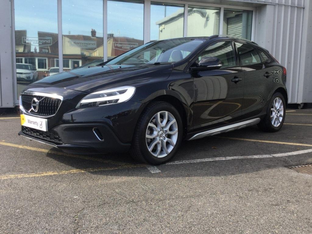 View our VOLVO V40