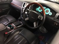 USED 2010 60 CHRYSLER 300C 3.0 CRD SR 4d 215 BHP * NAV * CLIMATE CONTROL * 7 SERVICES * LEATHER TRIM *