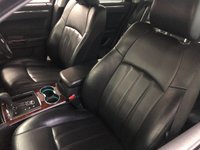USED 2010 60 CHRYSLER 300C 3.0 CRD SR 4d 215 BHP * NAV * CLIMATE CONTROL * 7 SERVICES * LEATHER TRIM *