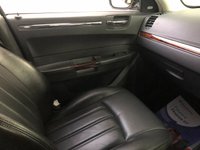 USED 2010 60 CHRYSLER 300C 3.0 CRD SR 4d 215 BHP * NAV * CLIMATE CONTROL * 7 SERVICES * LEATHER TRIM *