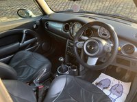 USED 2006 06 MINI COOPER 1.6 COOPER 2d 114 BHP 06 MINI COOPER CONVERTIBLE - FULL BLACK LEATHER - 17 INCH UPGRADE ALLOYS - 12 MONTHS FULL MOT !!