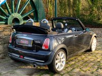 USED 2006 06 MINI COOPER 1.6 COOPER 2d 114 BHP 06 MINI COOPER CONVERTIBLE - FULL BLACK LEATHER - 17 INCH UPGRADE ALLOYS - 12 MONTHS FULL MOT !!