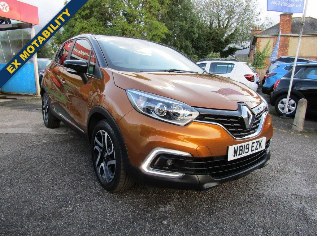View our RENAULT CAPTUR