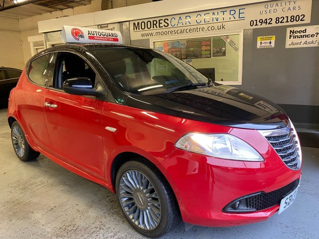 2013 13 Chrysler Ypsilon 1.2 BLACK AND RED 5d 69 BHP