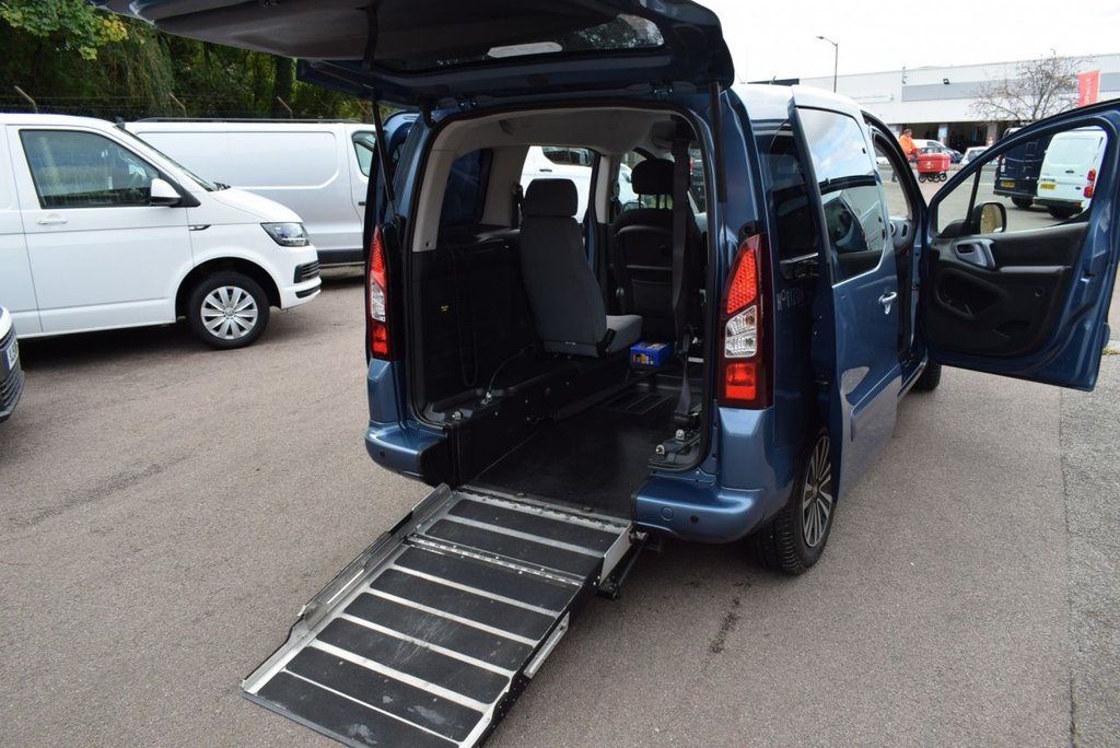 View our PEUGEOT PARTNER
