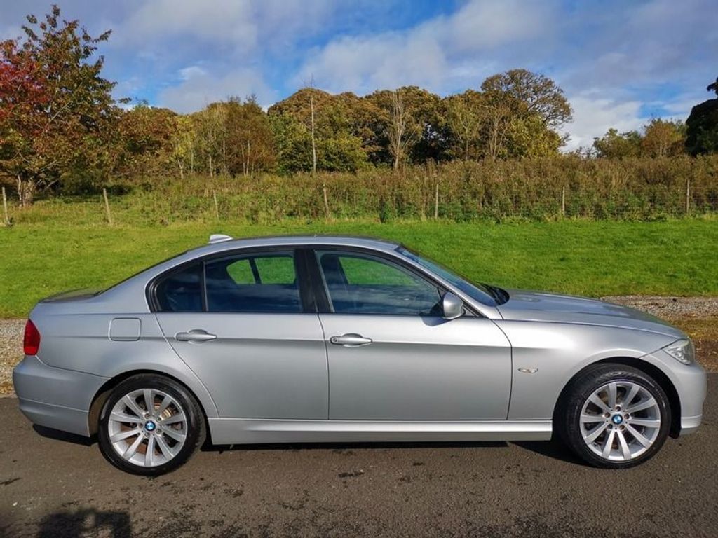 View our BMW 3 SERIES