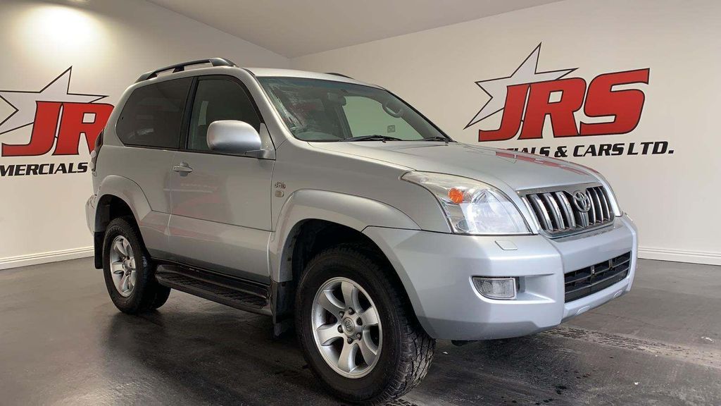 View our TOYOTA LAND CRUISER