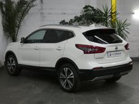 USED 2019 19 NISSAN QASHQAI 1.3 DIG-T N-CONNECTA 5d 140 BHP SAT NAV PANORAMIC ROOF