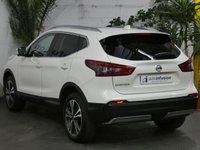 USED 2019 19 NISSAN QASHQAI 1.3 DIG-T N-CONNECTA 5d 140 BHP SAT NAV PANORAMIC ROOF