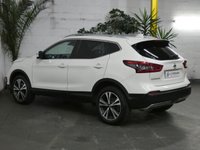 USED 2019 19 NISSAN QASHQAI 1.3 DIG-T N-CONNECTA 5d 140 BHP SAT NAV PANORAMIC ROOF