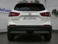 USED 2019 19 NISSAN QASHQAI 1.3 DIG-T N-CONNECTA 5d 140 BHP SAT NAV PANORAMIC ROOF