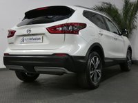 USED 2019 19 NISSAN QASHQAI 1.3 DIG-T N-CONNECTA 5d 140 BHP SAT NAV PANORAMIC ROOF