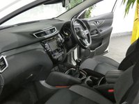 USED 2019 19 NISSAN QASHQAI 1.3 DIG-T N-CONNECTA 5d 140 BHP SAT NAV PANORAMIC ROOF