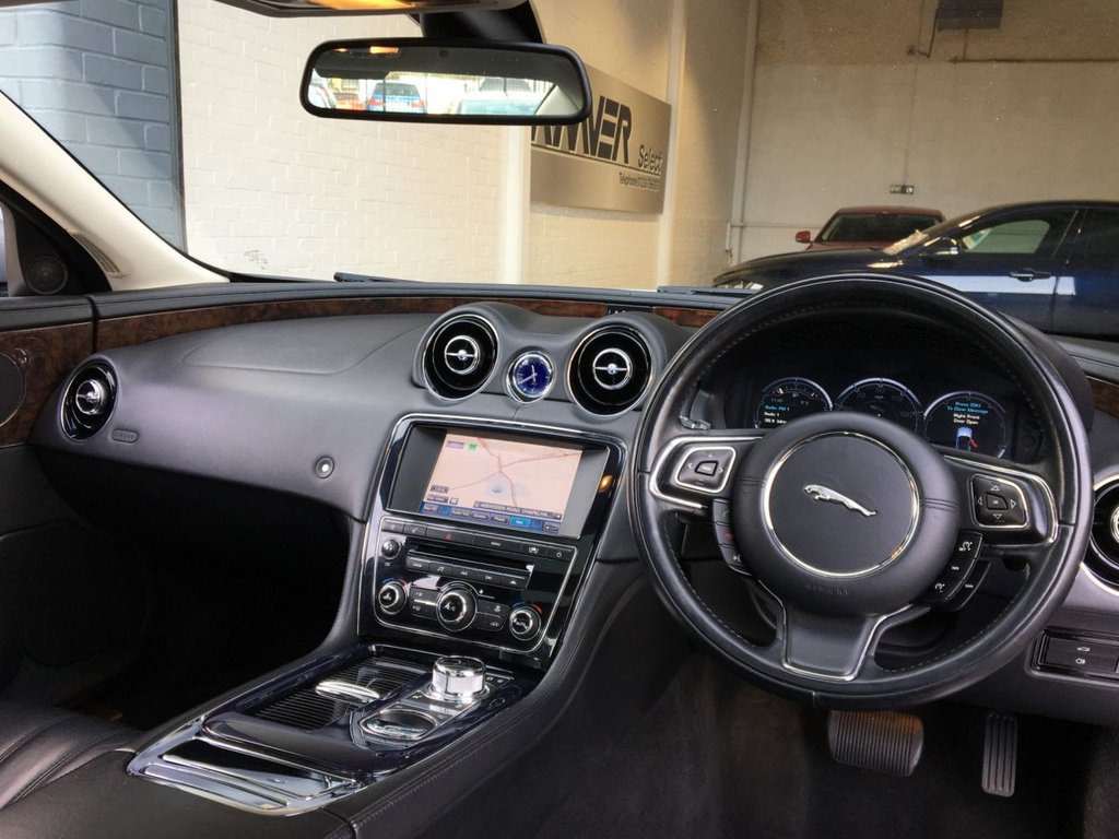 USED 2011 11 JAGUAR XJ 3.0 D V6 PREMIUM LUXURY SWB 4d 275 BHP FINANCE AVAILABLE