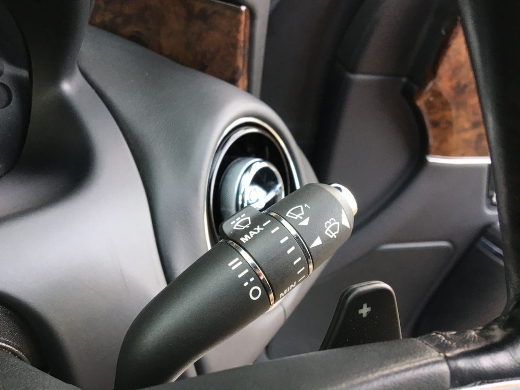 USED 2011 11 JAGUAR XJ 3.0 D V6 PREMIUM LUXURY SWB 4d 275 BHP FINANCE AVAILABLE