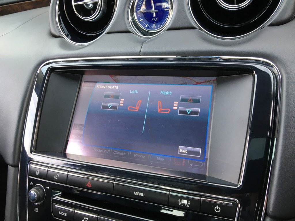 USED 2011 11 JAGUAR XJ 3.0 D V6 PREMIUM LUXURY SWB 4d 275 BHP FINANCE AVAILABLE