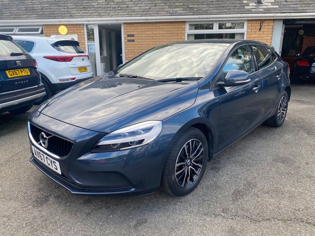 View our VOLVO V40